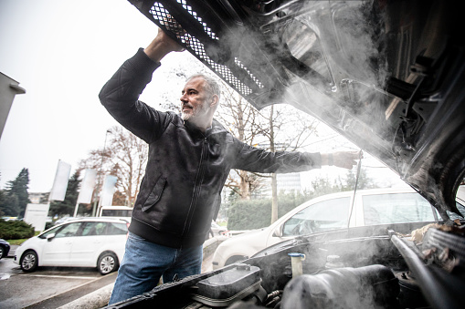 How To Tell If Engine Is Damaged From No Oil 2 istockphoto 1286382393 170667a