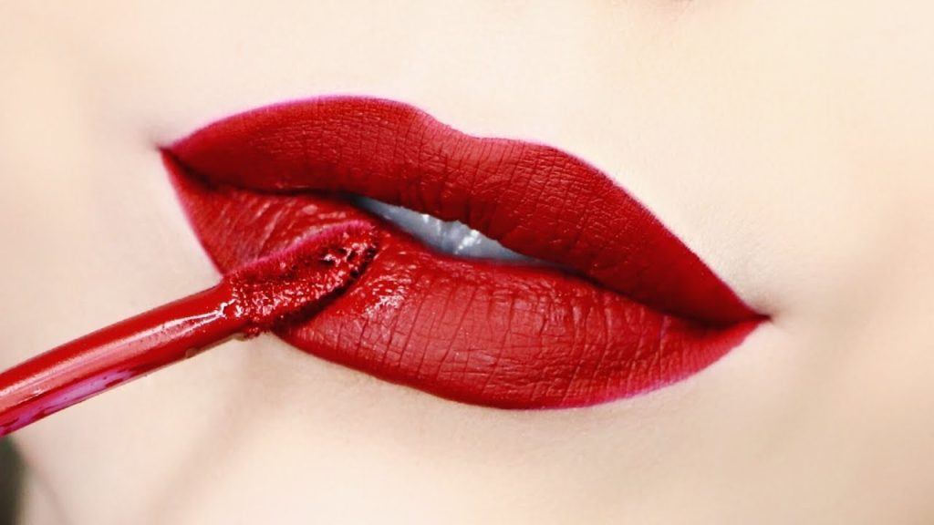 how to apply red lip gloss