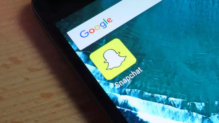 How to backup camera roll to Snapchat
