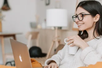 A student learning online from home.